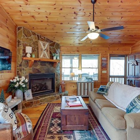 Blue Ridge Cozy Cabin In The Woods With Hot Tub! Esterno foto